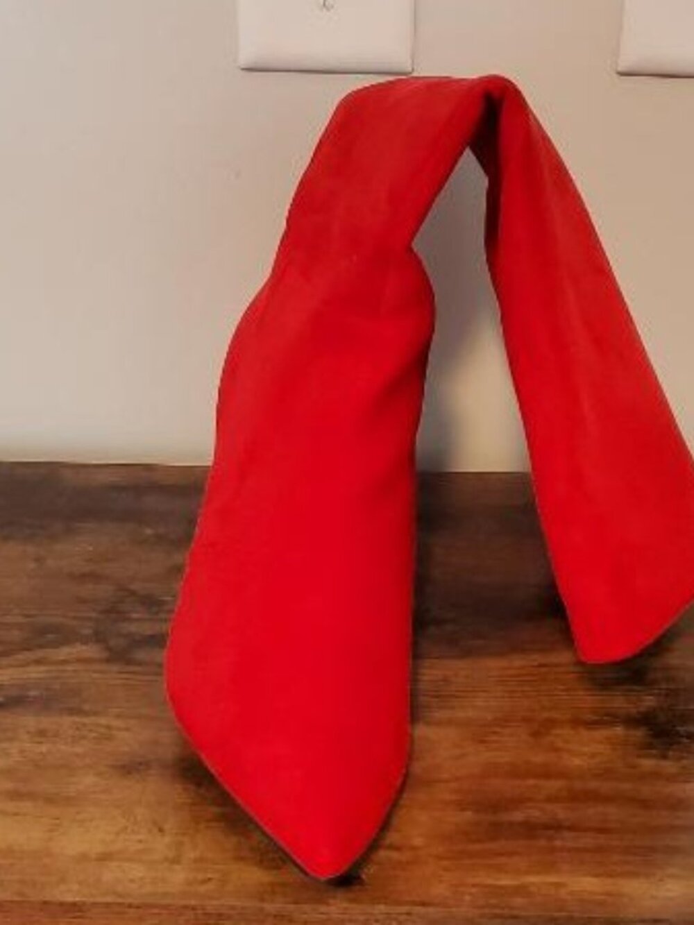 Utterly Red-TACular! - Picture 3 of 4